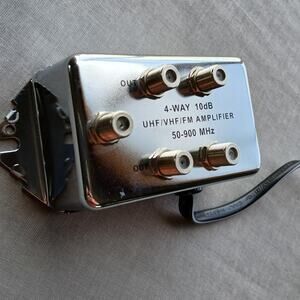 RCA 4 output UHF/VHF/FM 10dB Amplifier 120VAC 60Hz 2W item no. VH140R 50-900MHz